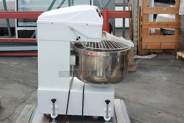 BRAND NEW SCRATCH & DENT! Estella SM80 80 Qt. / 116 lb. Two-Speed Spiral Dough Mixer - 220V, 3 Phase, 4.5 HP.  S/N: 348SM80072400086 Unit is scratched and dented (see photos). - Image 4 of 9
