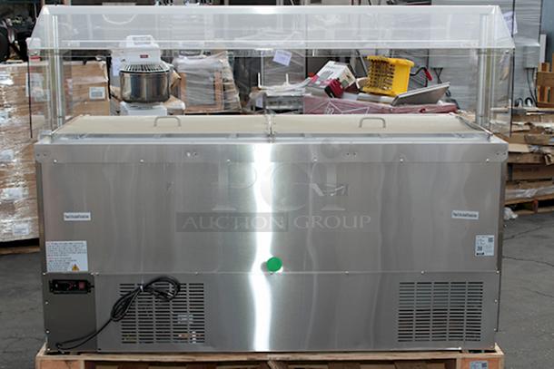 BRAND NEW SCRATCH & DENT! Avantco SS-CFT-72-HC 72" Stainless Steel Refrigerated Salad Bar / Cold Food Table with Sneeze Guard, Pan Cover, and Tray Slide. 115 Volts, 6.7 Amps, 1 Phase. S/N: 622063245 Minor Denting/Scuffing. IN WORKING ORDER. - Image 4 of 8