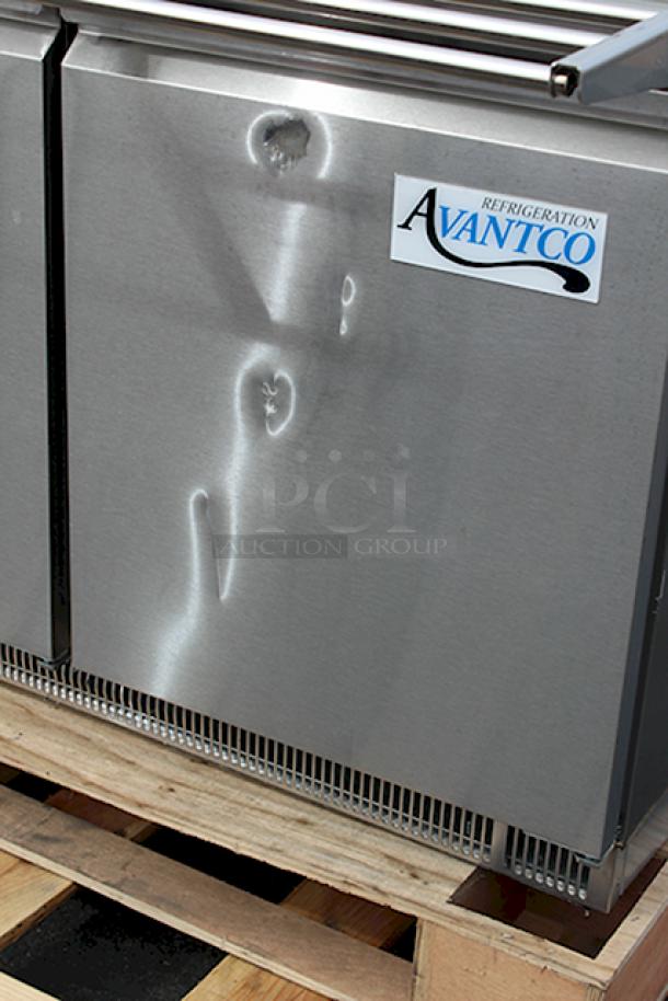 BRAND NEW SCRATCH & DENT! Avantco SS-CFT-72-HC 72" Stainless Steel Refrigerated Salad Bar / Cold Food Table with Sneeze Guard, Pan Cover, and Tray Slide. 115 Volts, 6.7 Amps, 1 Phase. S/N: 622063245 Minor Denting/Scuffing. IN WORKING ORDER. - Image 8 of 8