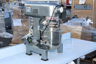 Avantco MX10H 10 Qt. Planetary Stand Mixer with Guard & Standard Accessories - 120V, 3/4 hp. Unit is damaged.