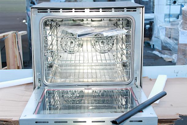 BRAND NEW SCRATCH & DENT! Vollrath CO4-208240HS Half Size Countertop Convection Oven - 208/240V. S/N: 0065-01551947-007. Unit is scratched, Handle is Broken. (see photos). - Image 7 of 10