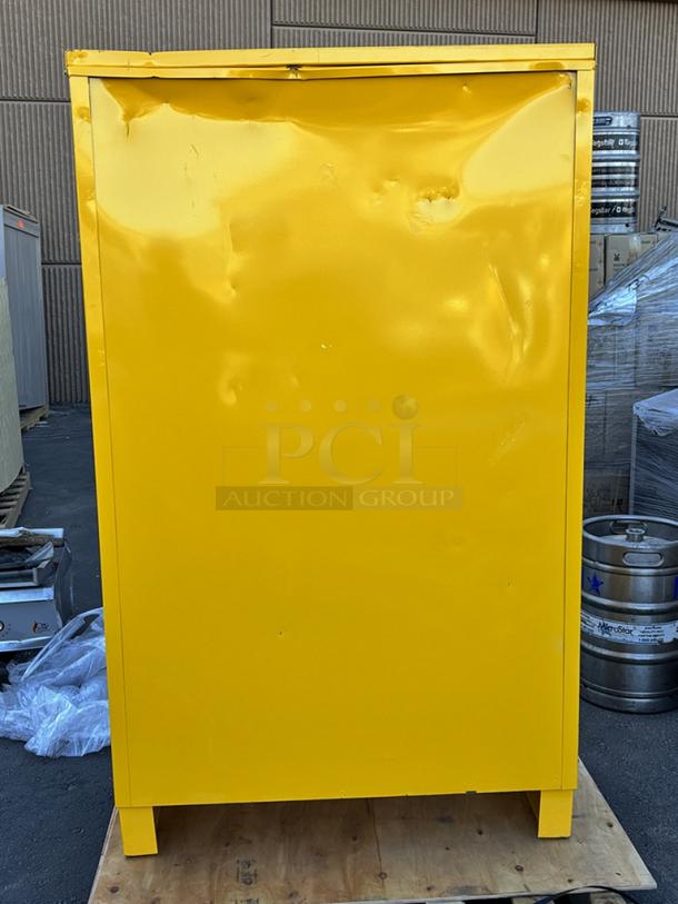 BRAND NEW SCRATCH & DENT! Durham Mfg 45 Gallon Steel Flammable Liquids Storage Cabinet with Legs and Self-Close Doors, Model: 1045SL-50 - Image 4 of 5