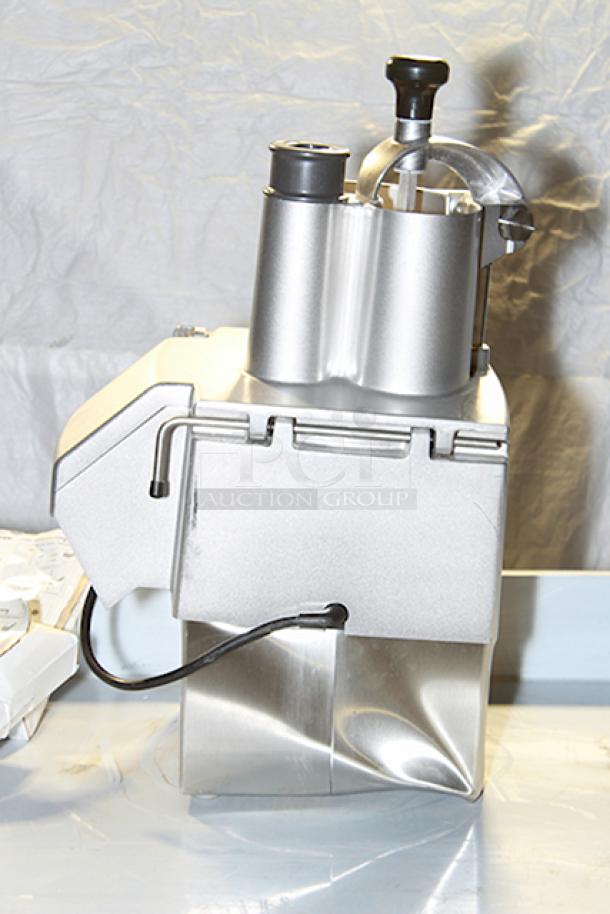 BRAND NEW SCRATCH & DENT! Robot Coupe CL50 Ultra Continuous Feed Food Processor - 1 1/2 hp With (5) Discs, Blades & Grids: (2806SW) 11/32" Grating / Shredding Disc, (28130W) 3/8" Slicing Disc, (28064W) 1/8" Slicing Disc, (28119) 3/8" Dicing Grid, (28059W) 3/16" Grating / Shredding Disc. 120 Volts 1 Phase 60 Hz - Image 8 of 8