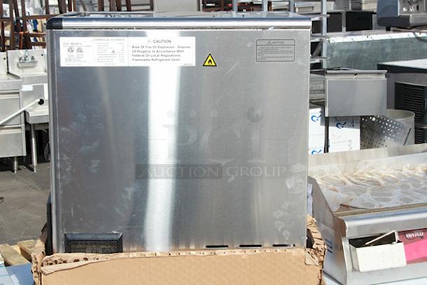 BRAND NEW SCRATCH & DENT! Avantco Ice UC-B-77-A 14 13/16" Air Cooled Undercounter Bullet Ice Machine - 96 lb.	Unit is in original packaging. 115 Volts	6 Amps	1 Phase	60 Hz S/N: 194UCB77A-24040087. Production Date: APR-2024 - Image 5 of 6