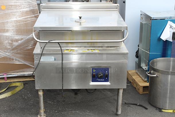 Cleveland SEL-25-TR 25 Gallon DuraPan Electric Open Base Tilt Skillet, Propane - 120v. In Working Order. - Image 8 of 8