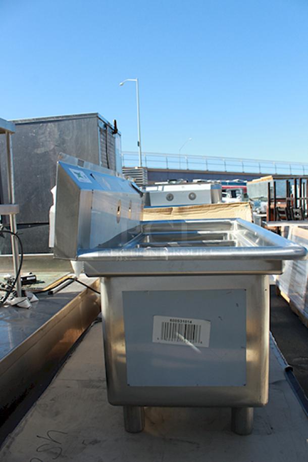 BRAND NEW SCRATCH & DENT! Regency 600S31014G 39" 16-Gauge Stainless Steel Three Compartment Commercial Sink with Galvanized Steel Legs and without Drainboards - 10" x 14" x 12" Bowls. Includes: Legs and Drain. Unit has minor bending to backsplash. - Image 4 of 7