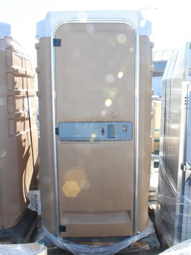 BRAND NEW SCRATCH AND DENT! PolyJohn FS3-1006 Fleet Tan Premium Portable Restroom - Assembled (Women). Unit has minor scuffing. - Image 3 of 3