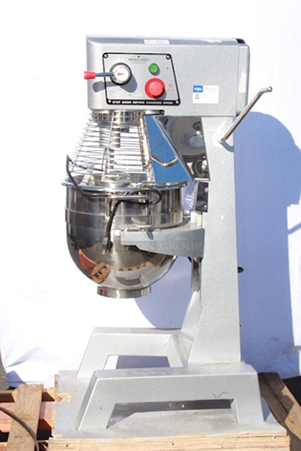 BRAND NEW SCRATCH & DENT! Main Street Equipment CMIX30 30 Qt. Planetary Floor Mixer with Guard & Standard Accessories - 120V, 2 hp. S/N: 24070230015 Unit is cracked on the top back side and the power cord needs to be replaced. - Image 4 of 9