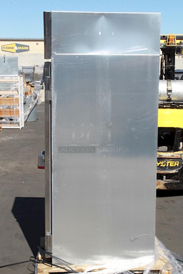BRAND NEW SCRATCH & DENT! Continental Refrigerator 1R-N 26" Solid Door Reach-In Refrigerator, 115 Volts, 1 Phase, 60Hz. On Commercial Casters. In working Order. Keys to lock are missing. S/N: 16494690. Unit is dented. See photos. - Image 5 of 6
