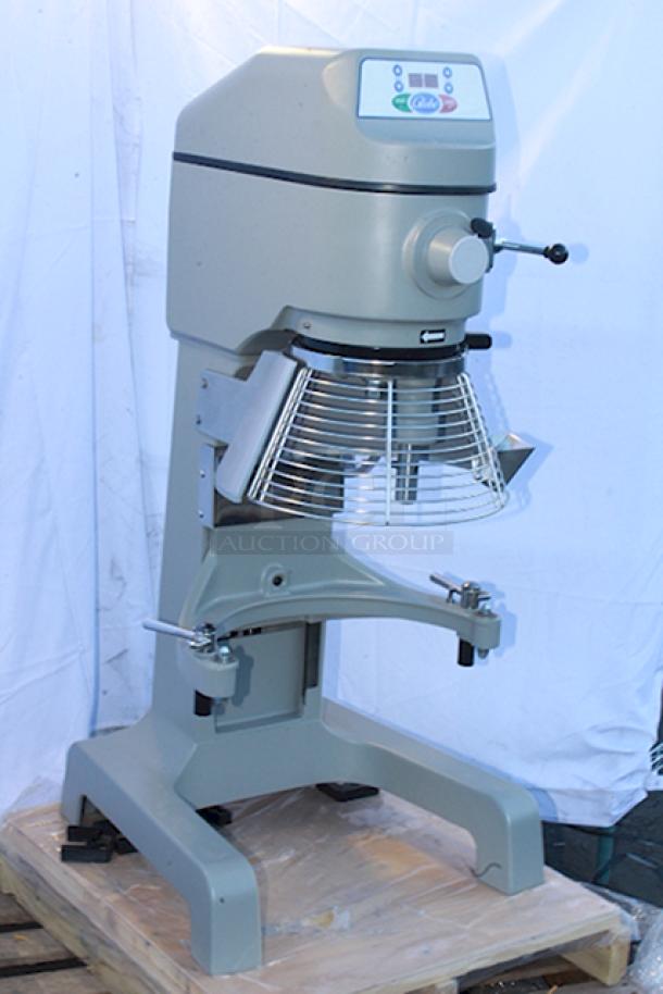 BRAND NEW SCRATCH & DENT! Globe SP40 40 Qt. Planetary Floor Mixer with Guard - 208V, 3 Phase, 2 hp. S/N: 74 52007. Mfr Date: 07/24. Missing Cover Plate. See Photos. - Image 3 of 10