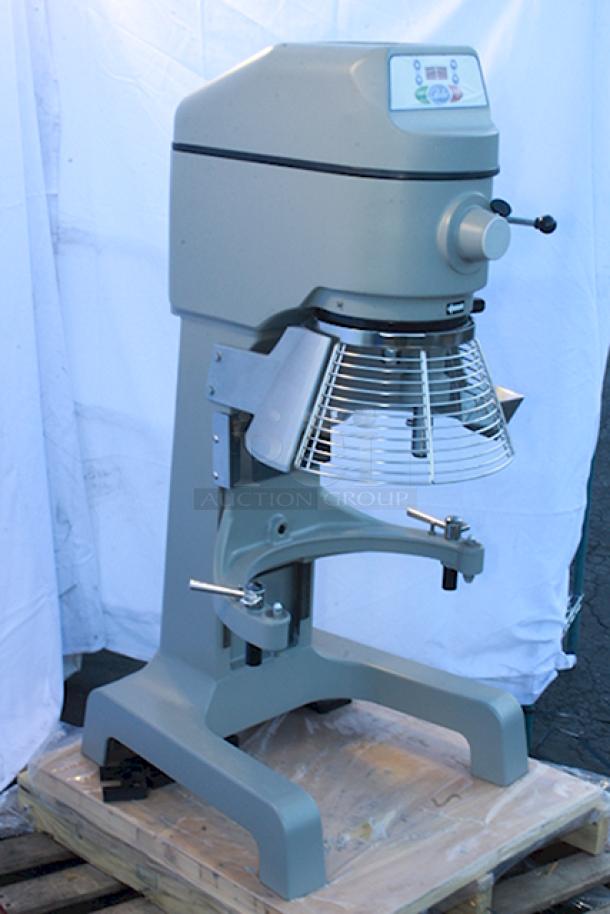 BRAND NEW SCRATCH & DENT! Globe SP40 40 Qt. Planetary Floor Mixer with Guard - 208V, 3 Phase, 2 hp. S/N: 74 52007. Mfr Date: 07/24. Missing Cover Plate. See Photos. - Image 4 of 10