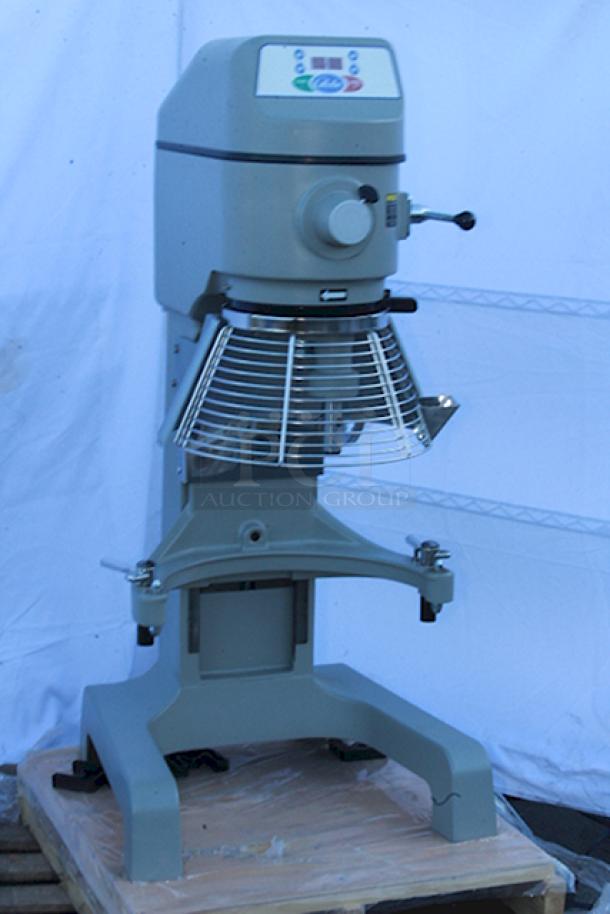 BRAND NEW SCRATCH & DENT! Globe SP40 40 Qt. Planetary Floor Mixer with Guard - 208V, 3 Phase, 2 hp. S/N: 74 52007. Mfr Date: 07/24. Missing Cover Plate. See Photos. - Image 7 of 10