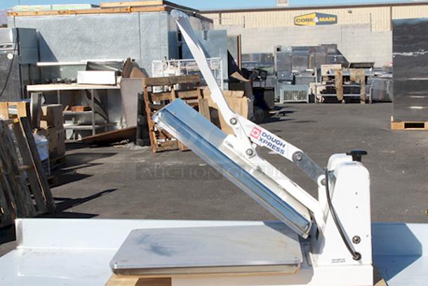 BRAND NEW SCRATCH & DENT! DoughXpress TXM-20 16x20" Dual-Heat Manual Clamshell Tortilla Dough Press - 240V, 3100W. S/N: 864-2615A. Out of Original Packaging. - Image 3 of 6