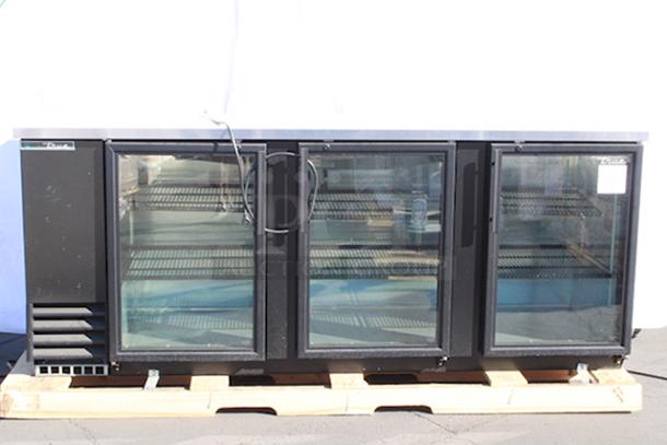BRAND NEW SCRATCH & DENT! True TBB-4G-HC-LD 90 3/8" Black Glass Door Back Bar Refrigerator with LED Lighting. 115 Volts	2.8 Amps	1 Phase	60 Hz. S/N: 10832133 Missing Keys. - Image 1 of 8