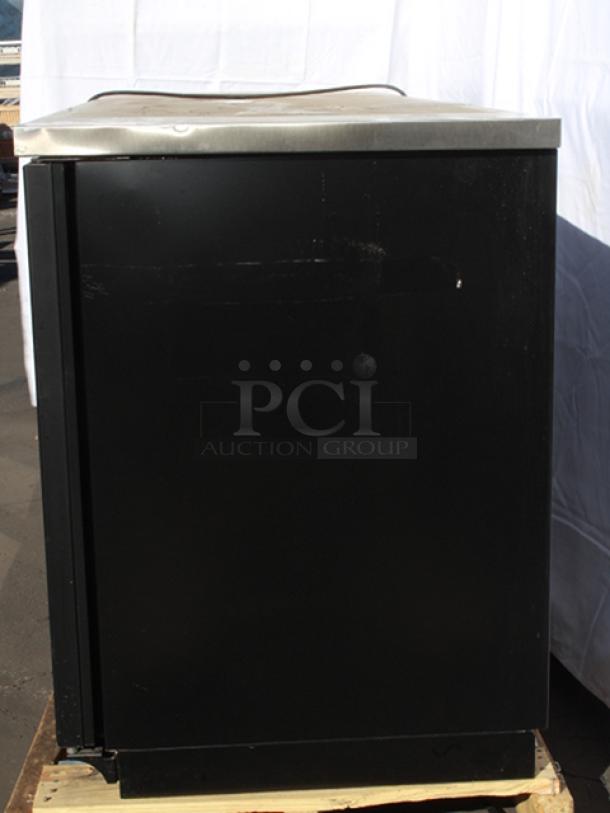BRAND NEW SCRATCH & DENT! True TBB-4G-HC-LD 90 3/8" Black Glass Door Back Bar Refrigerator with LED Lighting. 115 Volts	2.8 Amps	1 Phase	60 Hz. S/N: 10832133 Missing Keys. - Image 4 of 8