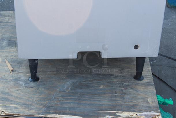 BRAND NEW SCRATCH AND DENT! Scotsman B530P Ice Storage Bin 536 lb. Plastic Exterior. One leg is missing and one is has a damaged footing (see photos). - Image 8 of 9