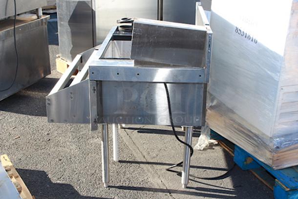 Glastender CBB-36L-CP10 Underbar Ice Bin/Cocktail Station, Bottle Well Bin. S/N: 262843. Mfr. Date: 03-04-09 - Image 4 of 6