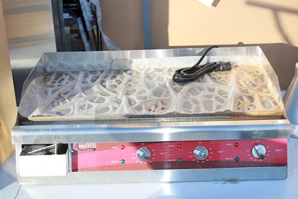 BRAND NEW SCRACH & DENT! Avantco EG30N 30" Electric Countertop Griddle - 208/240V, 3375W-4500W. - Image 1 of 3