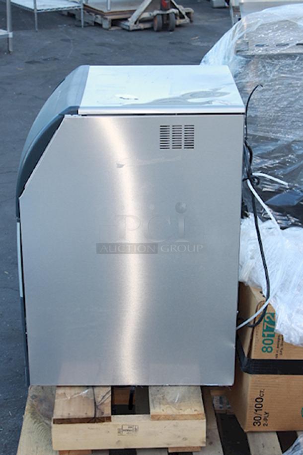 BRAND NEW SCRATCH & DENT! Scotsman UN1520A 20" Air Cooled Undercounter Nugget Ice Machine - 167 lb.	115 Volts		1 Phase	60 Hz. S/N: 24011320014754 - Image 3 of 6