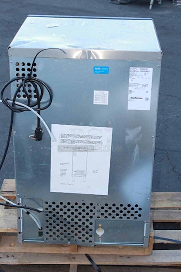 BRAND NEW SCRATCH & DENT! Scotsman UN1520A 20" Air Cooled Undercounter Nugget Ice Machine - 167 lb.	115 Volts		1 Phase	60 Hz. S/N: 24011320014754 - Image 5 of 6