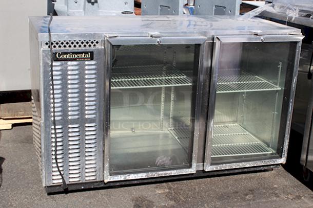 OUTSTANDING! Continental Refrigerator BBUC59-SS-GD 59" Stainless Steel Glass Door Backbar Undercounter Display Cooler, On Commercial Casrters. TESTED. IN WORKING ORDER!! S/N: 15714017. 115v 60Hz 1Ph. - Image 6 of 8