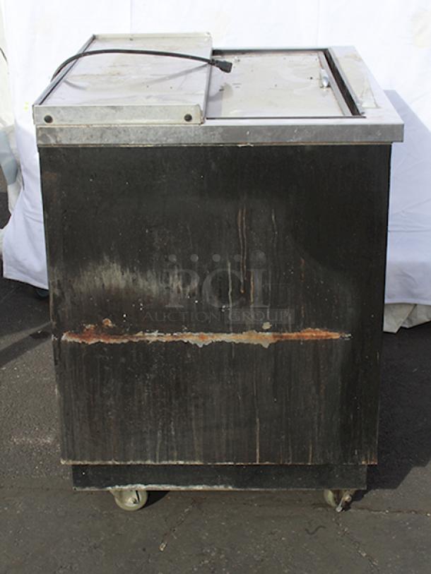 Continental Refrigerator CGC37 - 37" Glass and Plate Chiller. In Working Order.  115v 60Hz 1Ph. S/N: 15721185 - Image 3 of 7
