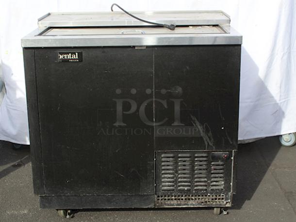 Continental Refrigerator CGC37 - 37" Glass and Plate Chiller. In Working Order.  115v 60Hz 1Ph. S/N: 15721185 - Image 7 of 7