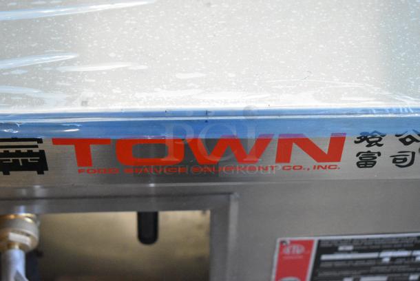 BRAND NEW SCRATCH AND DENT! Town Y-I-SS-N Stainless Steel Commercial Natural Gas Powered Single Burner Wok Range. - Image 3 of 8