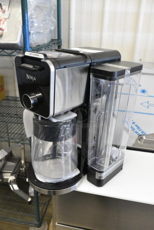 BRAND NEW SCRATCH AND DENT! Ninja Countertop Coffee Machine w/ Coffee Pot. 120 Volts, 1 Phase. - Image 4 of 7
