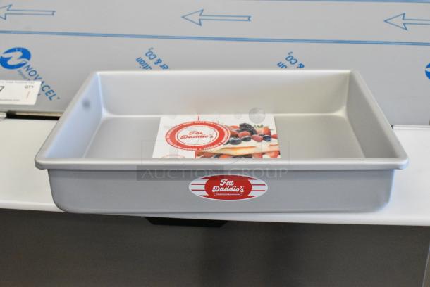 6 BRAND NEW SCRATCH AND DENT! Fat Daddio's POB-11153 Sheet Cake Pan 11 x 15 x 3 inch Silver. 6 Times Your Bid! - Image 1 of 5