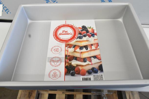 6 BRAND NEW SCRATCH AND DENT! Fat Daddio's POB-11153 Sheet Cake Pan 11 x 15 x 3 inch Silver. 6 Times Your Bid! - Image 4 of 5