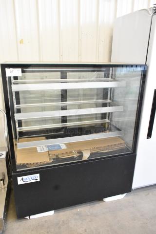 BRAND NEW SCRATCH AND DENT! Avantco 193BCF48B Metal Commercial Floor Style Deli Display Case Merchandiser. 115 Volts, 1 Phase. Tested and Working!