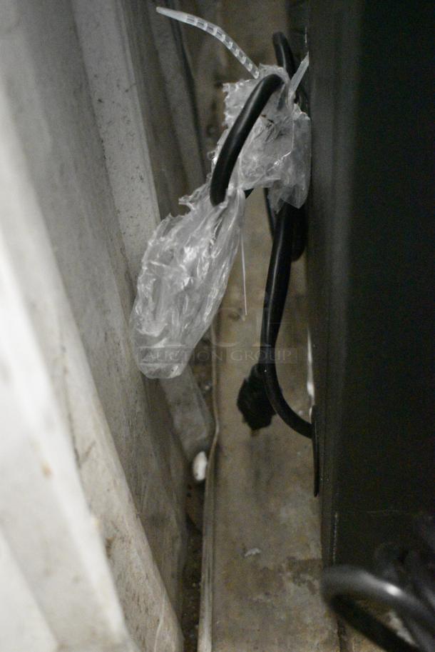 BRAND NEW SCRATCH AND DENT! Avantco 193BCF48B Metal Commercial Floor Style Deli Display Case Merchandiser. 115 Volts, 1 Phase. Tested and Working! - Image 5 of 6