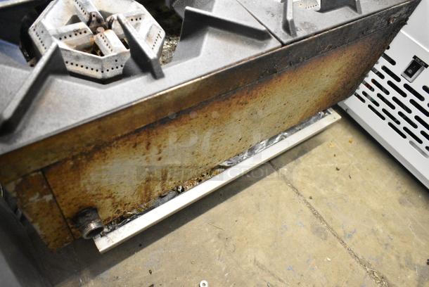 Atosa Stainless Steel Natural Gas Powered 4 Burner Range. - Image 6 of 8