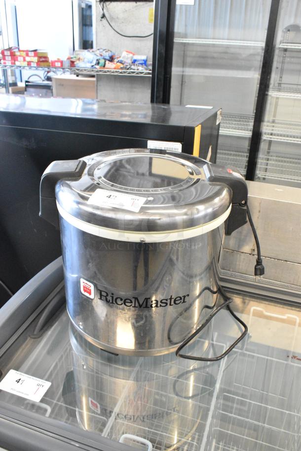 RiceMaster Town 56919 Stainless Steel 23 Quart Electric Rice Warmer. 120 Volts, 1 Phase. Tested and Working! - Image 1 of 6