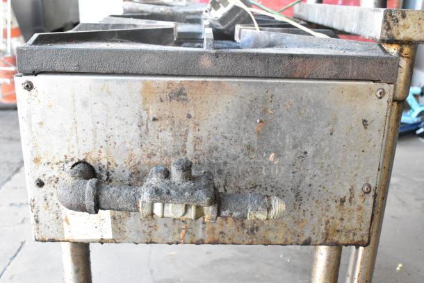 US Range Stainless Steel Countertop Natural Gas Powered 2 Burner Range. - Image 6 of 7
