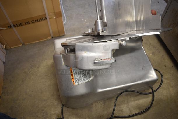 Berkel Stainless Steel Commercial Countertop Meat Slicer w/ Blade Sharpener. 115 Volts, 1 Phase. Tested and Working! - Image 5 of 5