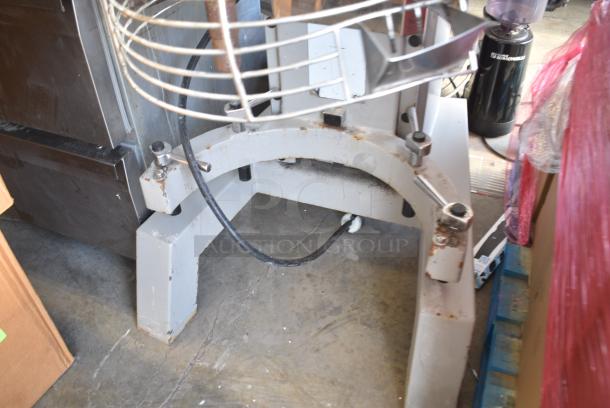 Globe SP62P Metal Commercial Floor Style 60 Quart Planetary Dough Mixer w/ Bowl Guard. 220 Volts, 1 Phase. - Image 5 of 9