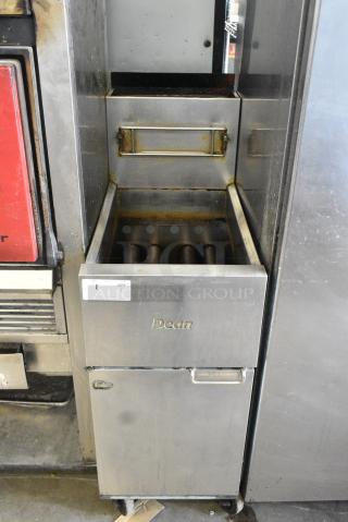 Dean SR152GN Stainless Steel Commercial Natural Gas Powered Deep Fat Fryer. 120,000 BTU.