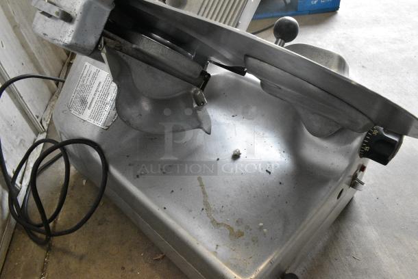 Berkel 818 Metal Commercial Countertop Meat Slicer w/ Blade Sharpener. 115 Volts, 1 Phase. Tested and Working! - Image 4 of 7
