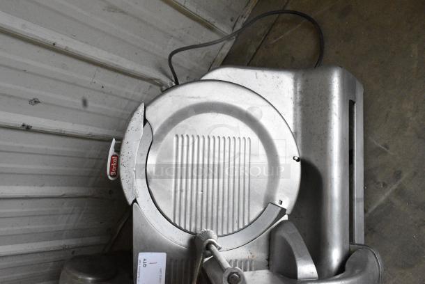 Berkel 818 Metal Commercial Countertop Meat Slicer w/ Blade Sharpener. 115 Volts, 1 Phase. Tested and Working! - Image 5 of 7