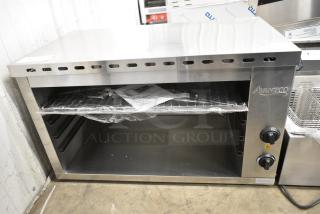 BRAND NEW SCRATCH AND DENT! 2024 Avantco 177CHSME32IM Stainless Steel Commercial Electric Powered Cheese Melter. 208/240 Volts, 1 Phase.