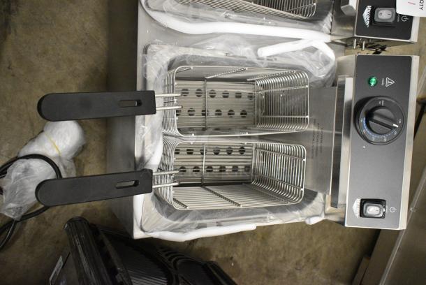 BRAND NEW SCRATCH AND DENT! 2024 Vollrath FFA8110 Stainless Steel Commercial Electric Powered 2 Bay Deep Fat Fryer w/ 4 Metal Fry Baskets. 208/240 Volts, 1 Phase. - Image 5 of 10