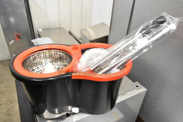 BRAND NEW SCRATCH AND DENT! Manual Juicer - Image 1 of 5