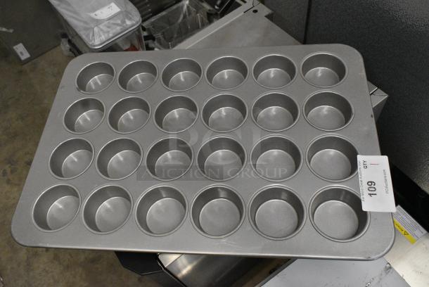 BRAND NEW SCRATCH AND DENT! Metal 24 Cup Muffin Baking Pan - Image 3 of 4