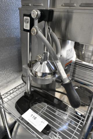 BRAND NEW SCRATCH AND DENT! Manual Citrus Juicer.