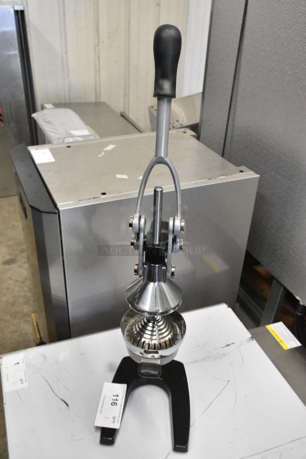 BRAND NEW SCRATCH AND DENT! Manual Citrus Juicer. - Image 3 of 6