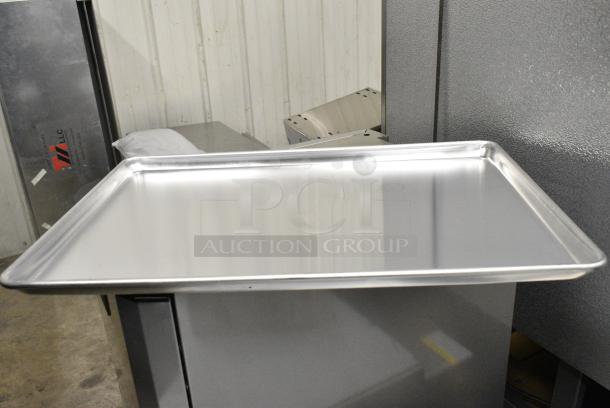 15 BRAND NEW SCRATCH AND DENT! 176BUNFL16US Baker's Lane USA Full Size 16 Gauge 18" x 26" Wire in Rim Aluminum Bun / Sheet Pan. 15 Times Your Bid! - Image 3 of 5