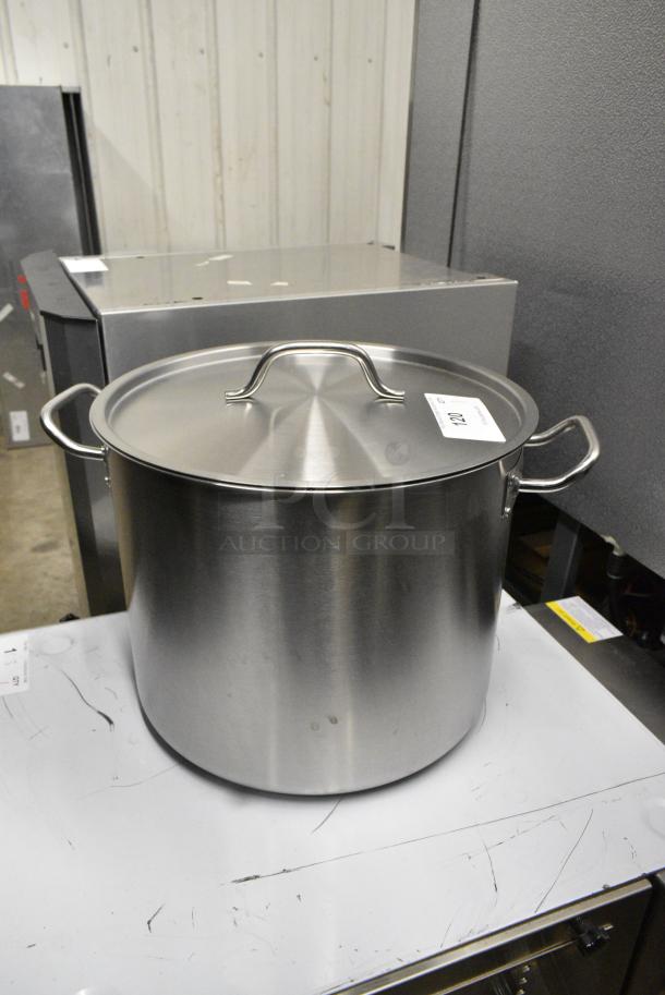 BRAND NEW SCRATCH AND DENT! Vigor 473SSPOT32 SS1 Series 32 Qt. Heavy-Duty Stainless Steel Aluminum-Clad Stock Pot with Cover - Image 3 of 6