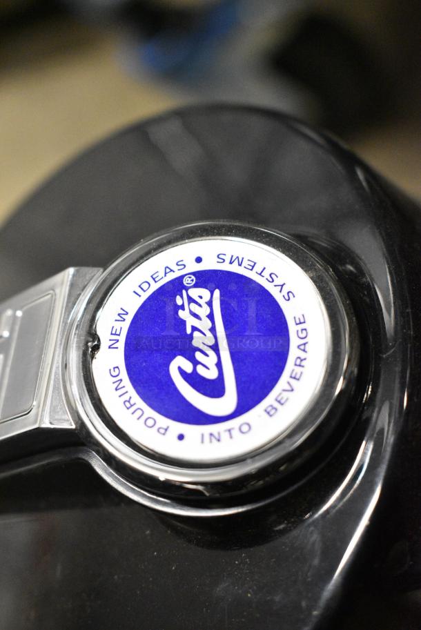 2 BRAND NEW SCRATCH AND DENT! Curtis Stainless Steel Air Pot. 2 Times Your Bid! - Image 3 of 5